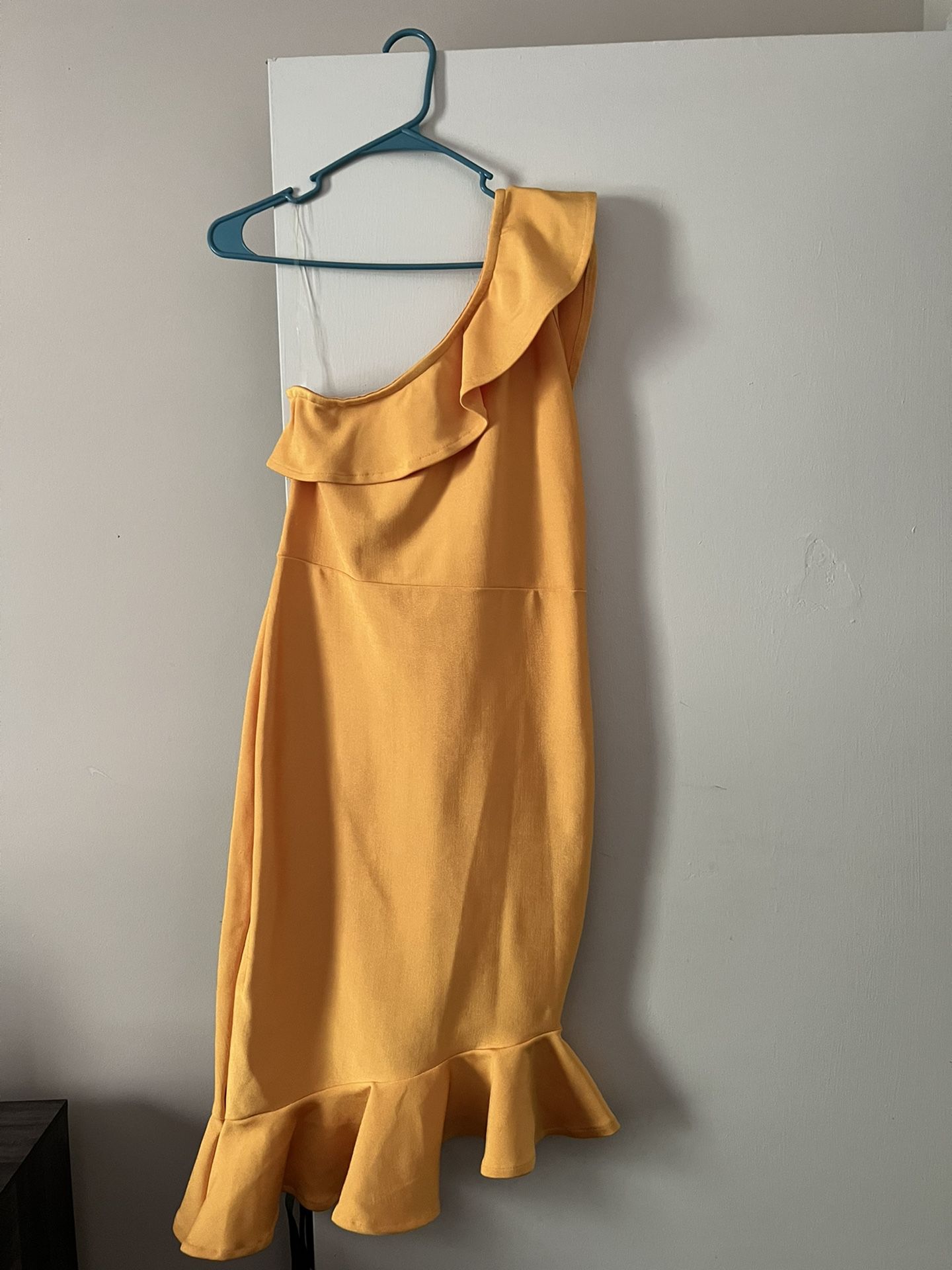 One Shoulder Yellow Dress 