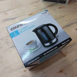 Open Box Courant Electric Kettle KEP-102K