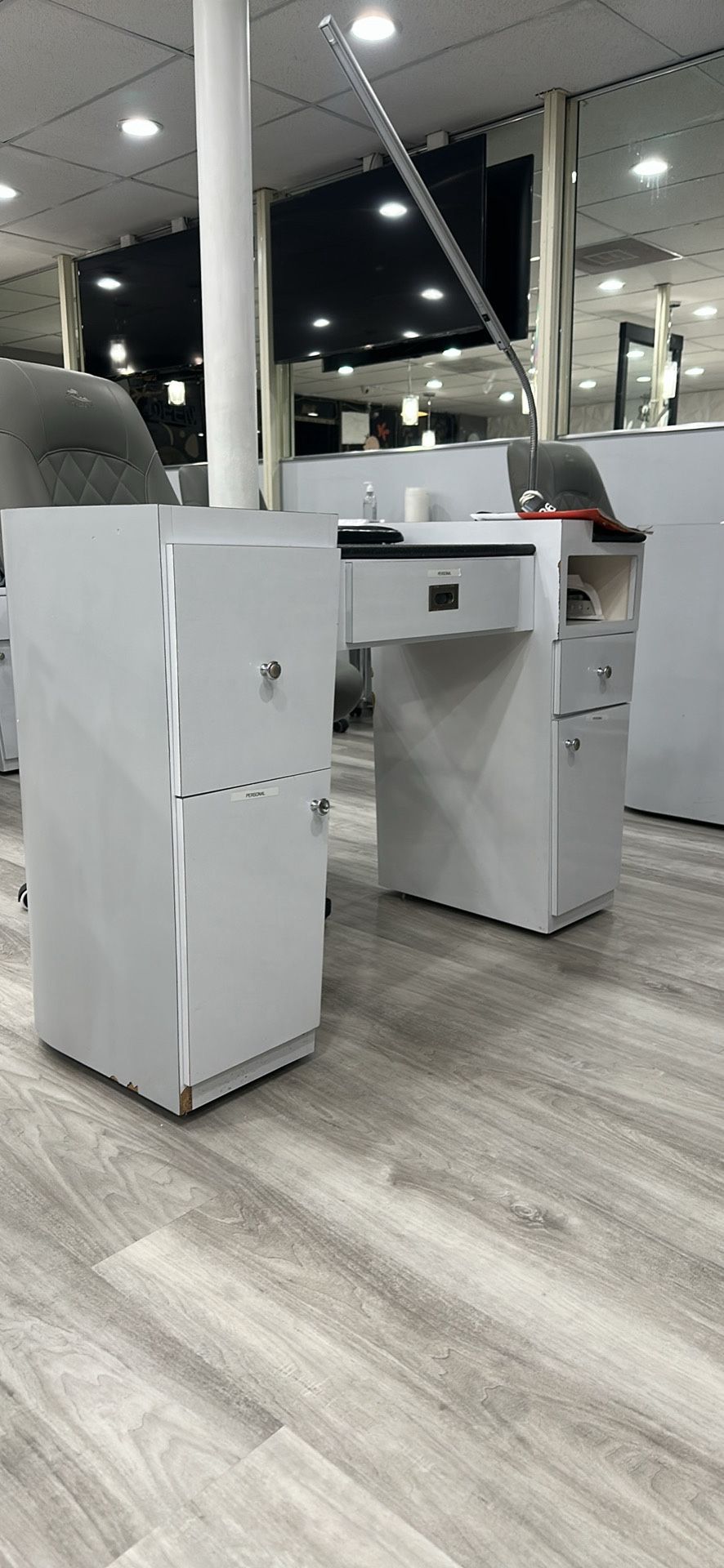 Nail Desk