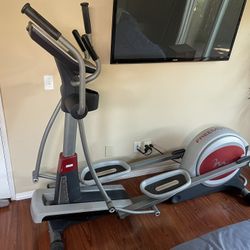 FreeMotion 500 Rear Drive Elliptical