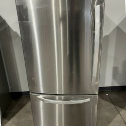 NEW Un Used Refrigerator Gotta Go