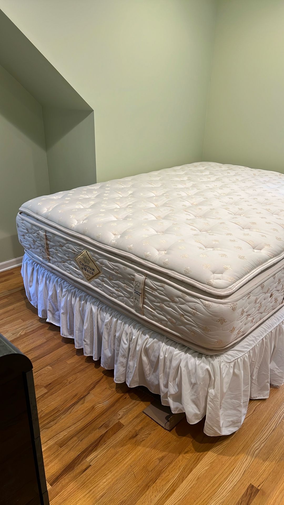 Queen size Mattress And Box Spring And Metal Bed Frame