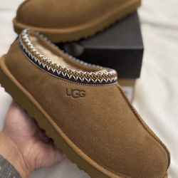 Uggs Tasman Size 9 Mens 