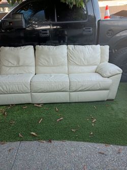 Sofa  de piel blanco