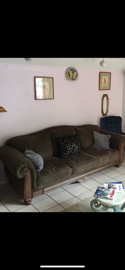 Beautiful Microfiber Couch Delivery Available Locally 