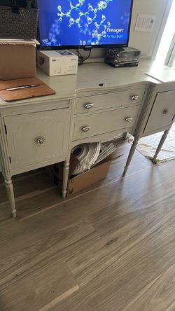 Buffet cabinet