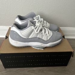 Jordan 11 Low Boys Size 6.5 $75