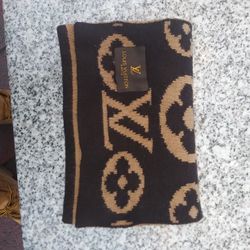 Louis Vuitton Scarf/Shaw ,light brown ,Dark Brown