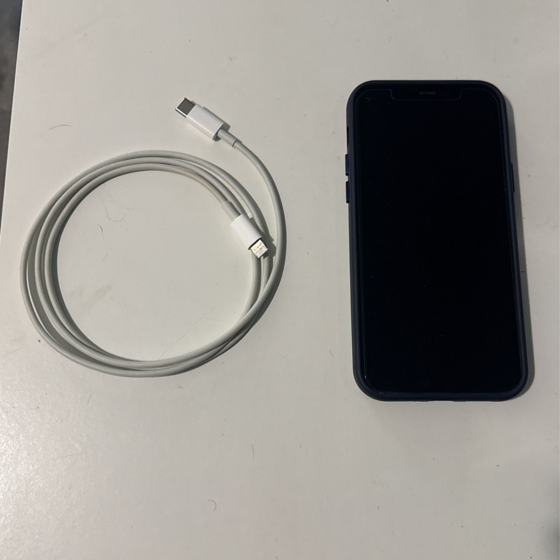 iPhone 12 64gb unlocked any Carrier battery is at 92% pickup in Brooklyn mint condition Navy