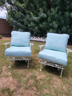 Mid Century Woodard or Salterini Metal Gliding Rocker Patio Furniture Set. 