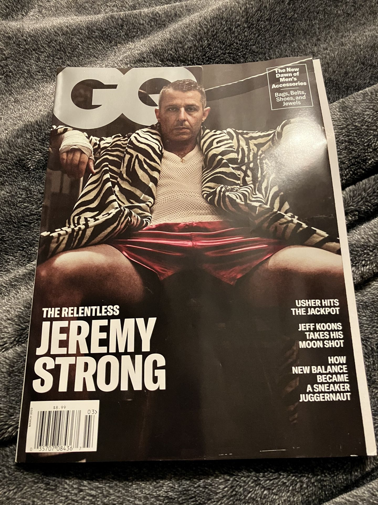 GQ MAGAZINE THW RELENTLESS JEREMY STRONG MARCH 2023 USHER JEFF KOONS BRAND NEW