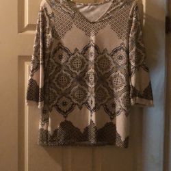 Women’s top size medium