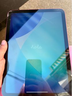 Apple iPad with Cracked Screen