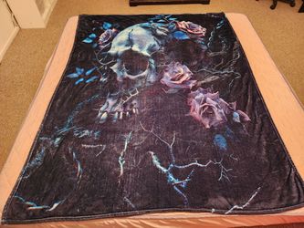 gothic-style fleece throw blanket, 58"x78"