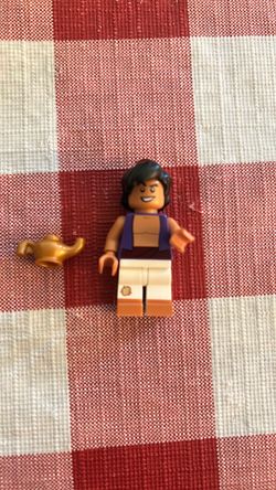LEGO Aladdin Minifigure with Magic Lamp