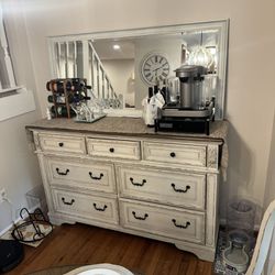 Moving Sales! Beautiful Ashley Furniture 7 Drawer Dresser Including Decor Mirror