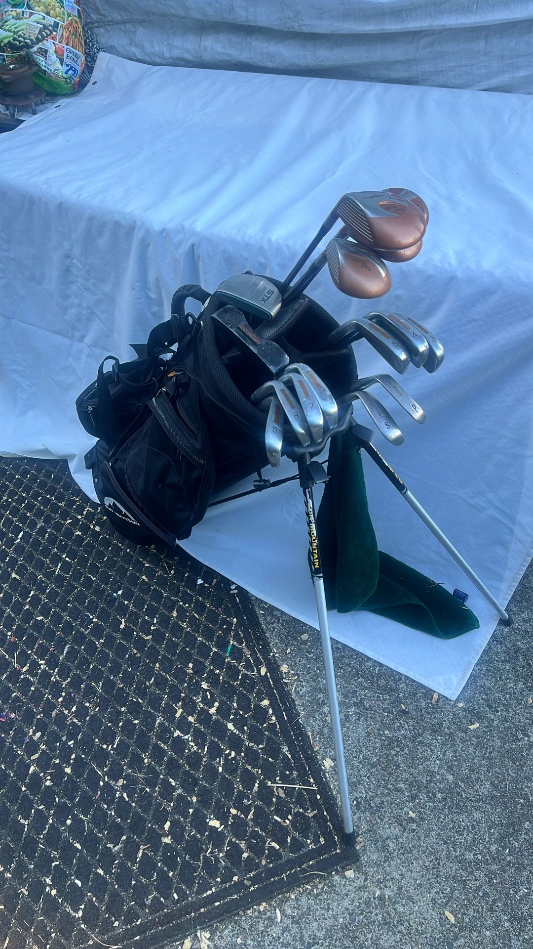 Men RH Golf Clubs Complete W/Bag