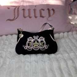 Juicy Couture Wristlet 