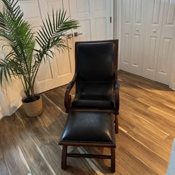 Leather Reading Chair With Ottomon 