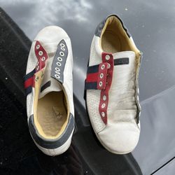 Men Gucci Size 8 / Women  7 Best Offer