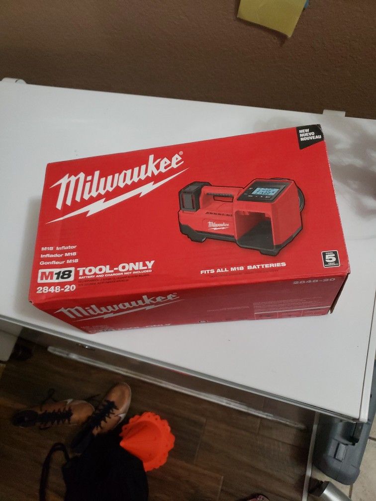 Milwaukee Air Compressor 