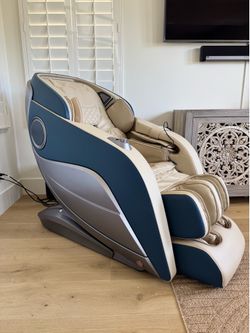 iRest A701 Luxury Zero Gravity Massage Chair – Excellent Condition