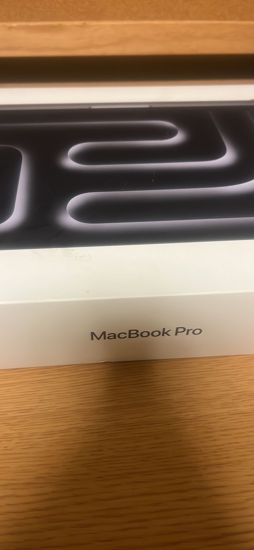 New MacBook Pro 14-inch 128GB/8TB