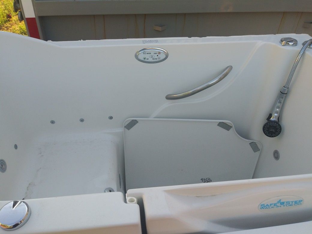 Hot tub