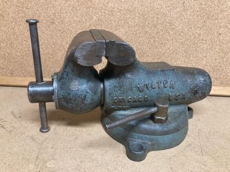 RARE Wilton Vintage “Toddler” 2-1/2 in. Bullet Vise (USA)