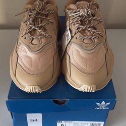 New Adidas Boys OZWEEGO Shoes