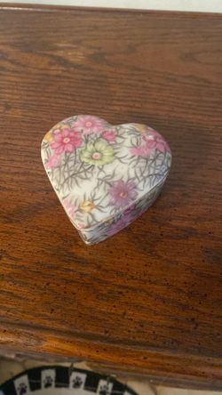 Heart shaped trinket box