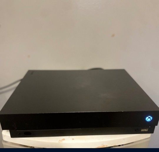 X Box 1 (One )