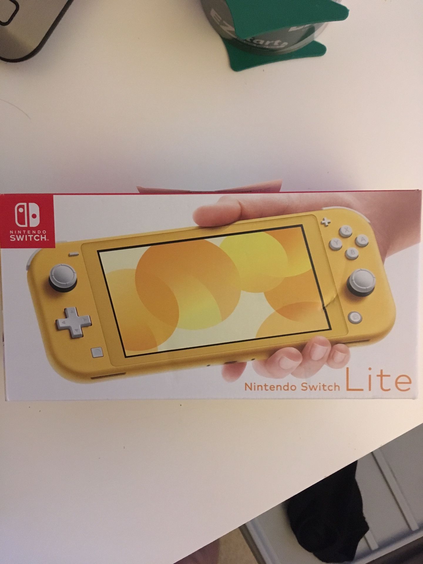 NEW Nintendo switch lite yellow