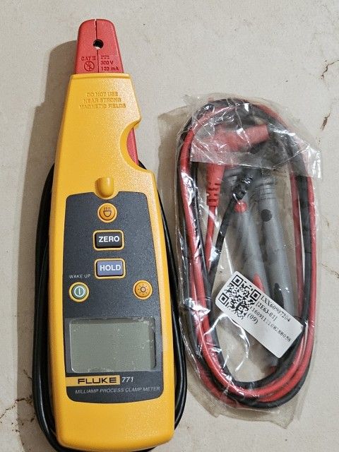 Fluke 771 Milliamp Process Clamp Meter
(New)