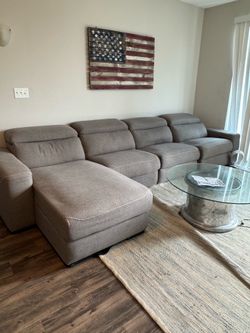 ASHLEY MADSON 4 PIECE ELECTRIC RECLINING SECTIONAL