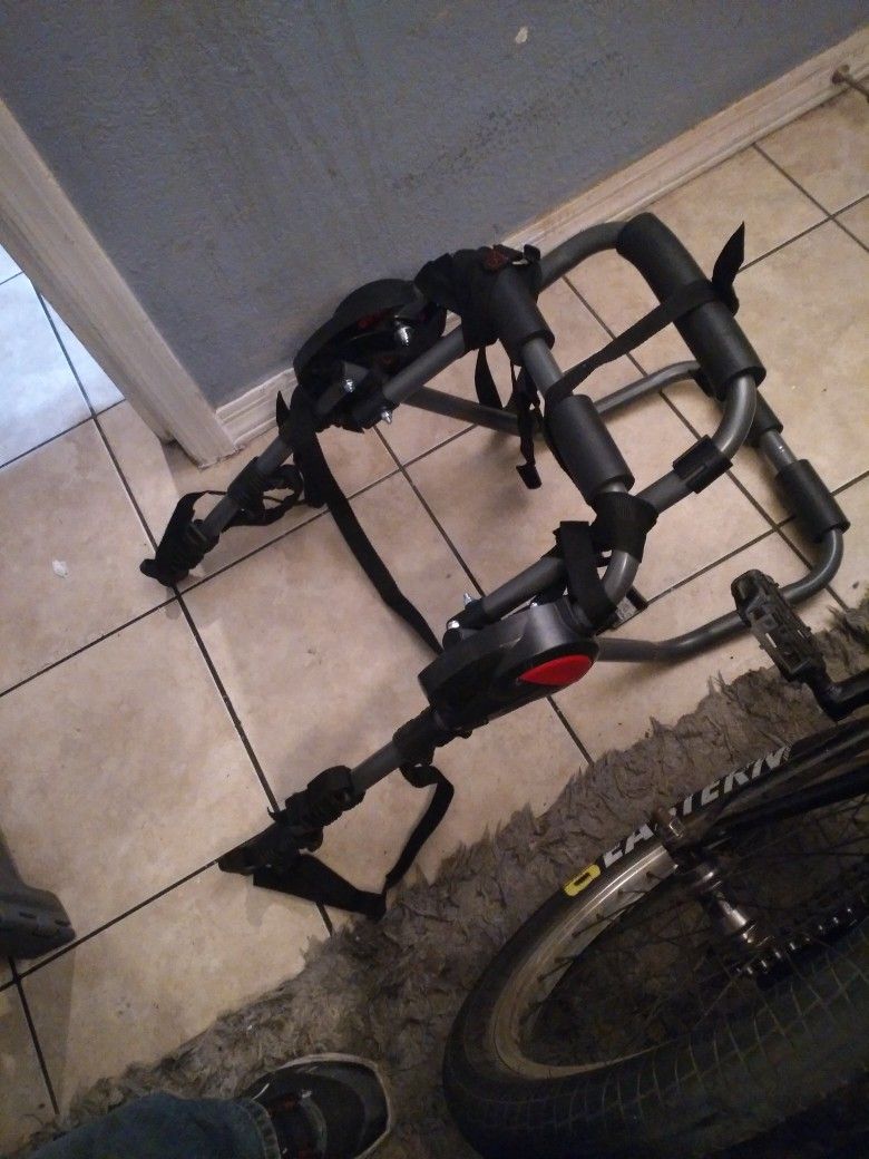 3-Bike Trunk Rack- Bell Cantilever 300