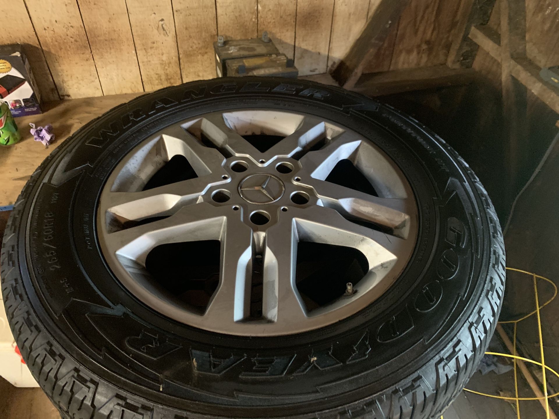 Mercedes G-WAGON stock wheels and brand new tires