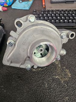 2011 CHEVY/GMC 2.4 MOTOR (OEM) WATERPUMP