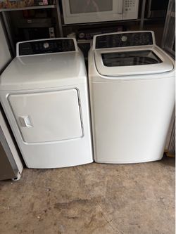 Frigidaire Washer and dryer duo