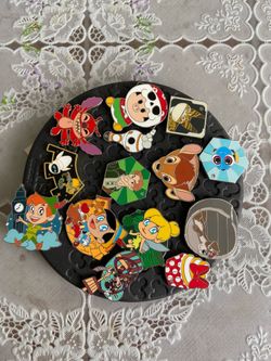 Disney pins