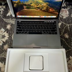 MacBook Pro 13" w/ Touch Bar, Mint, like new,2.3 ghz, i5,16 gb ,512HD, box included