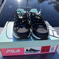 FILD Women’s Sneakers size 6,5