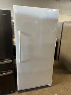 š„ Large Frigidaire Freezer ā Great Condition! š„