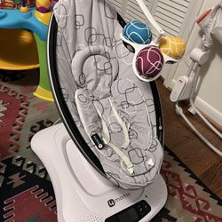 4moms mamaRoo 4 Bluetooth Plush Baby Swing - Silver