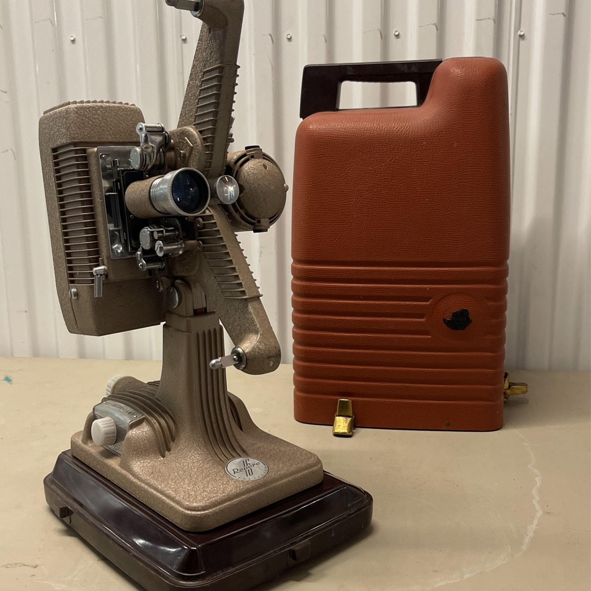 Vintage Revere Model 48 - 16mm Film Projector w/Original Case, Cord, Reel WORKS