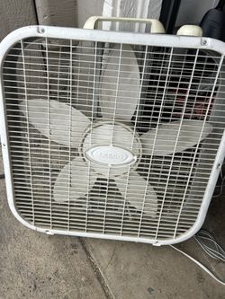 Lasko 3733 20” Box Fan 3-Speed Portable Floor Window Air Cooling White 