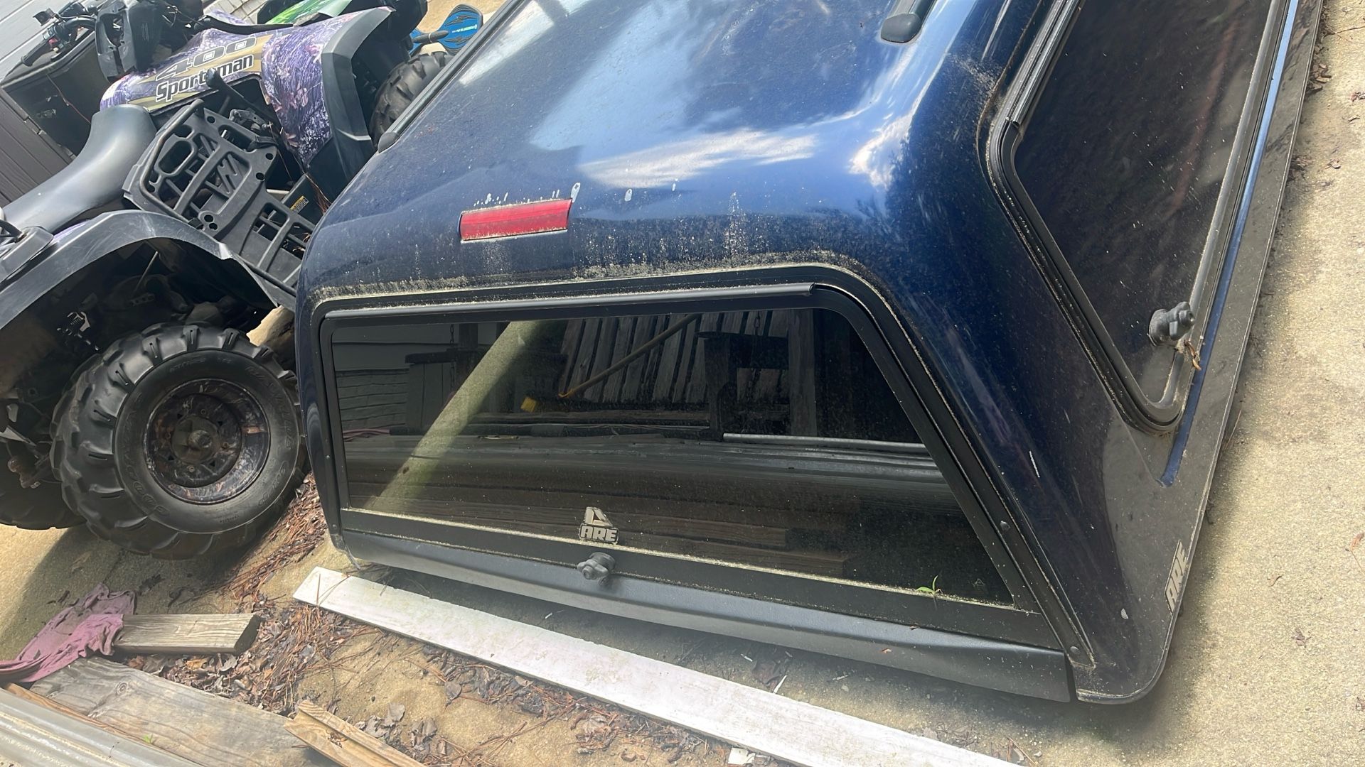 8’ Ford Truck Bed Camper Shell