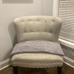 Elegant Gray Upholstered Chair- Could Be A Fancy Cat / Dog Bed. Selling For 90% Off Retail Price Due To Stain
