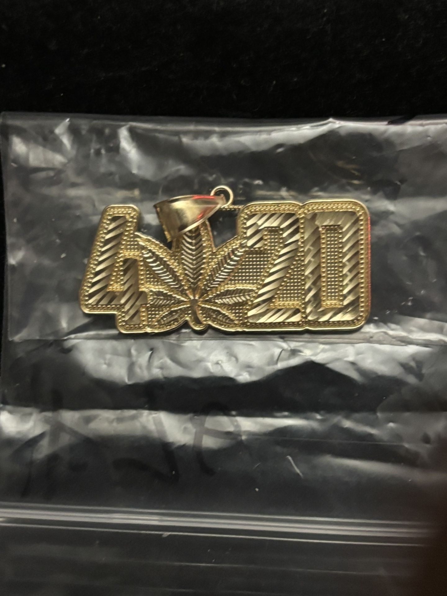 10k gold pendant 
