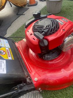 Lawnmower for sale starts first Pool Lawnmower starts first Pool